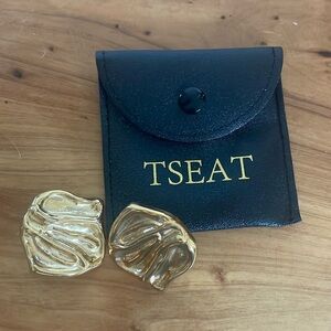 Tseat Daisy Earrings